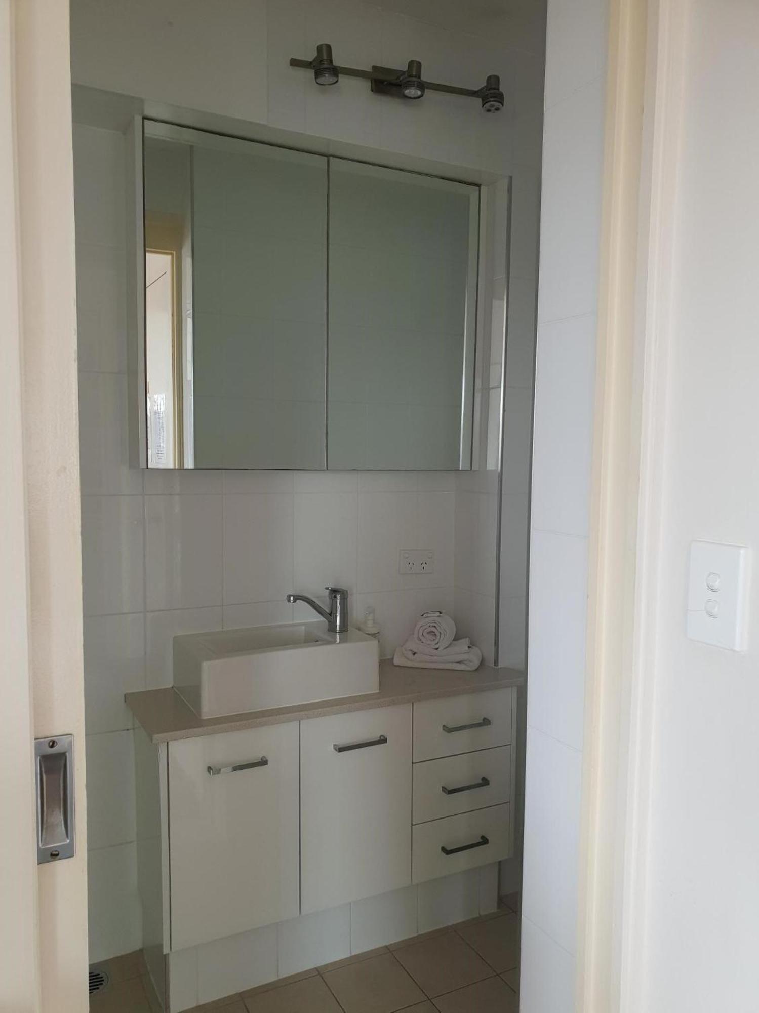 Erika'S Holiday Apartment โกลด์โคสต์ ภายนอก รูปภาพ
