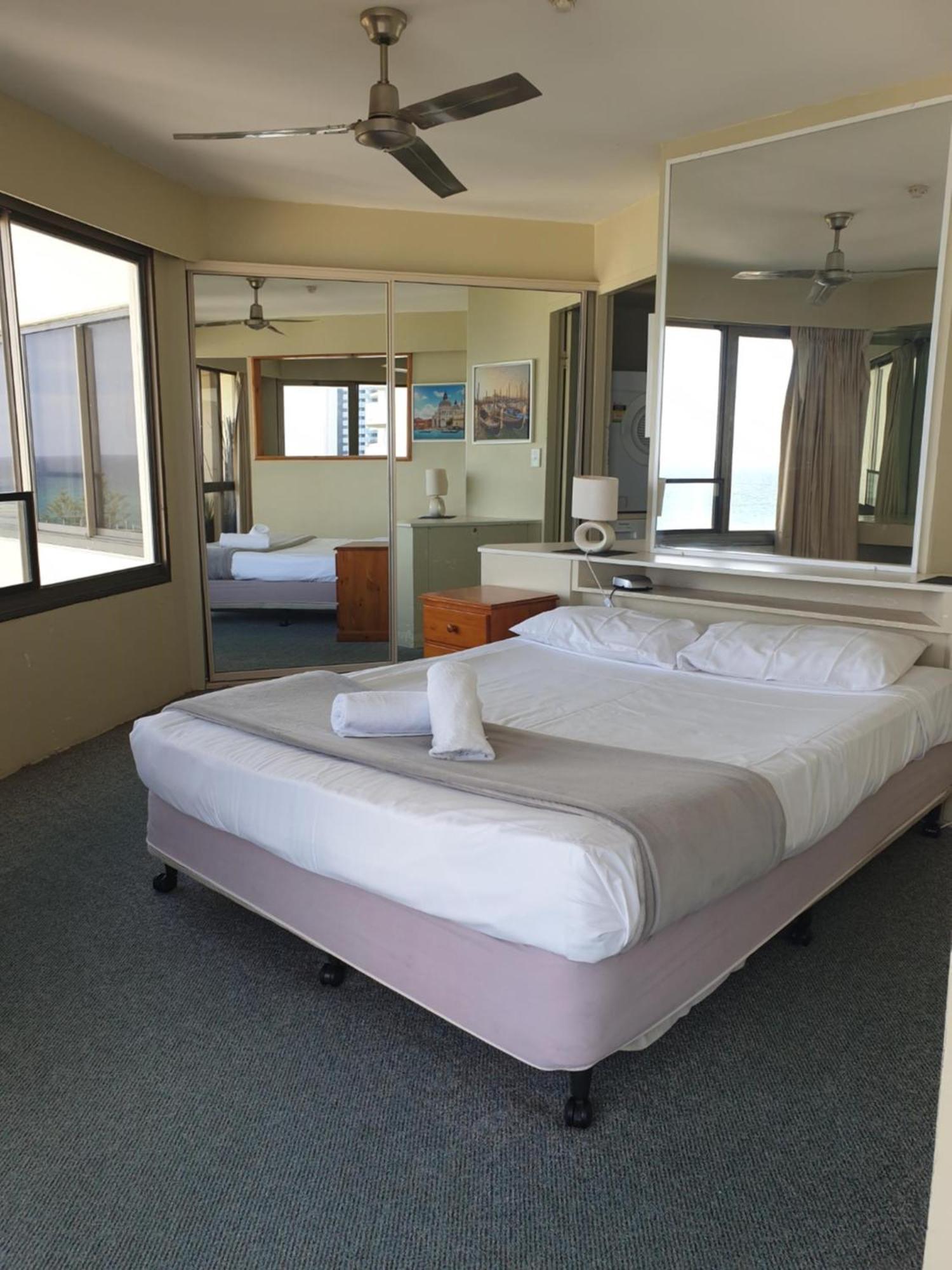 Erika'S Holiday Apartment โกลด์โคสต์ ภายนอก รูปภาพ