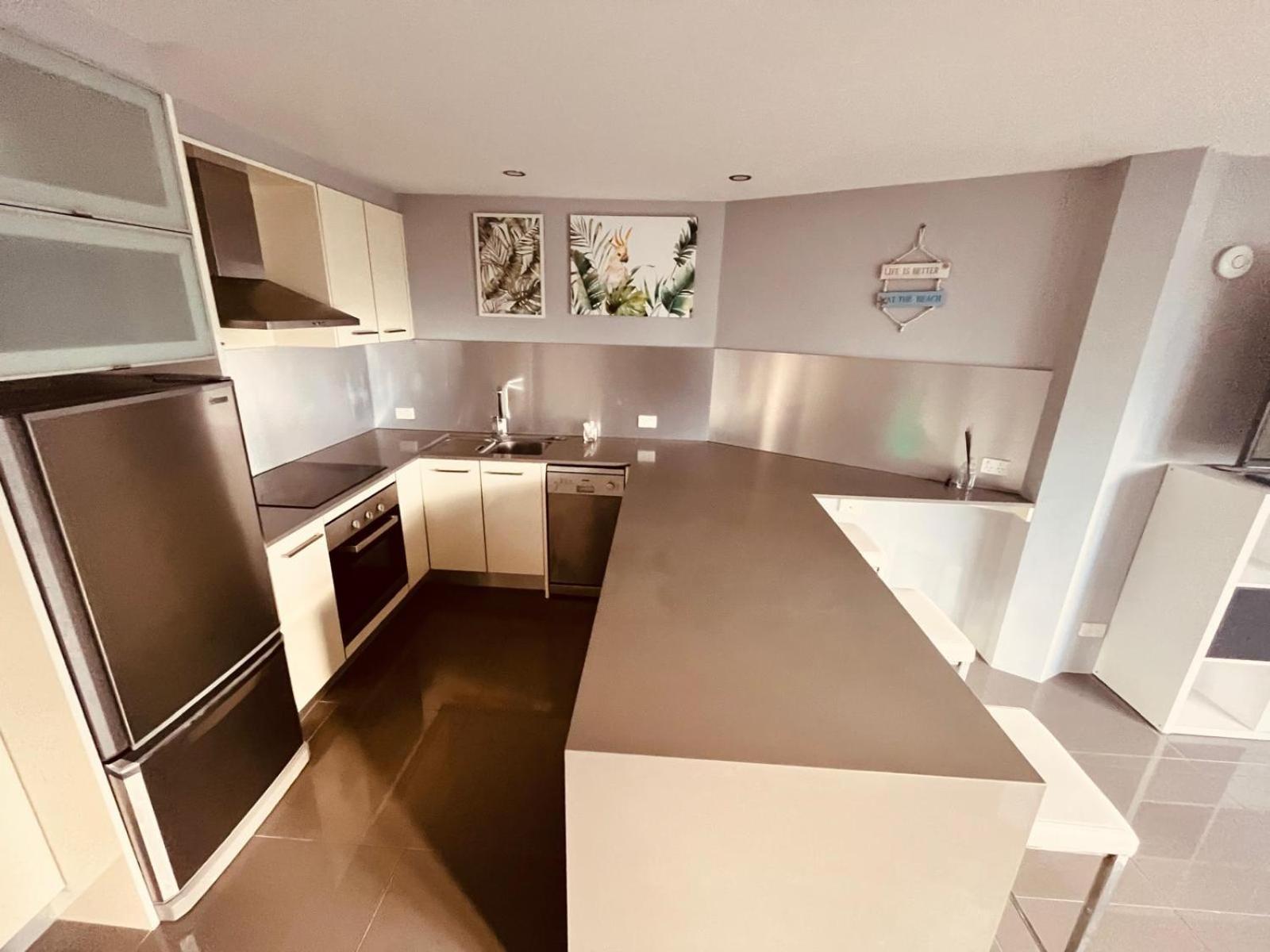 Erika'S Holiday Apartment โกลด์โคสต์ ภายนอก รูปภาพ