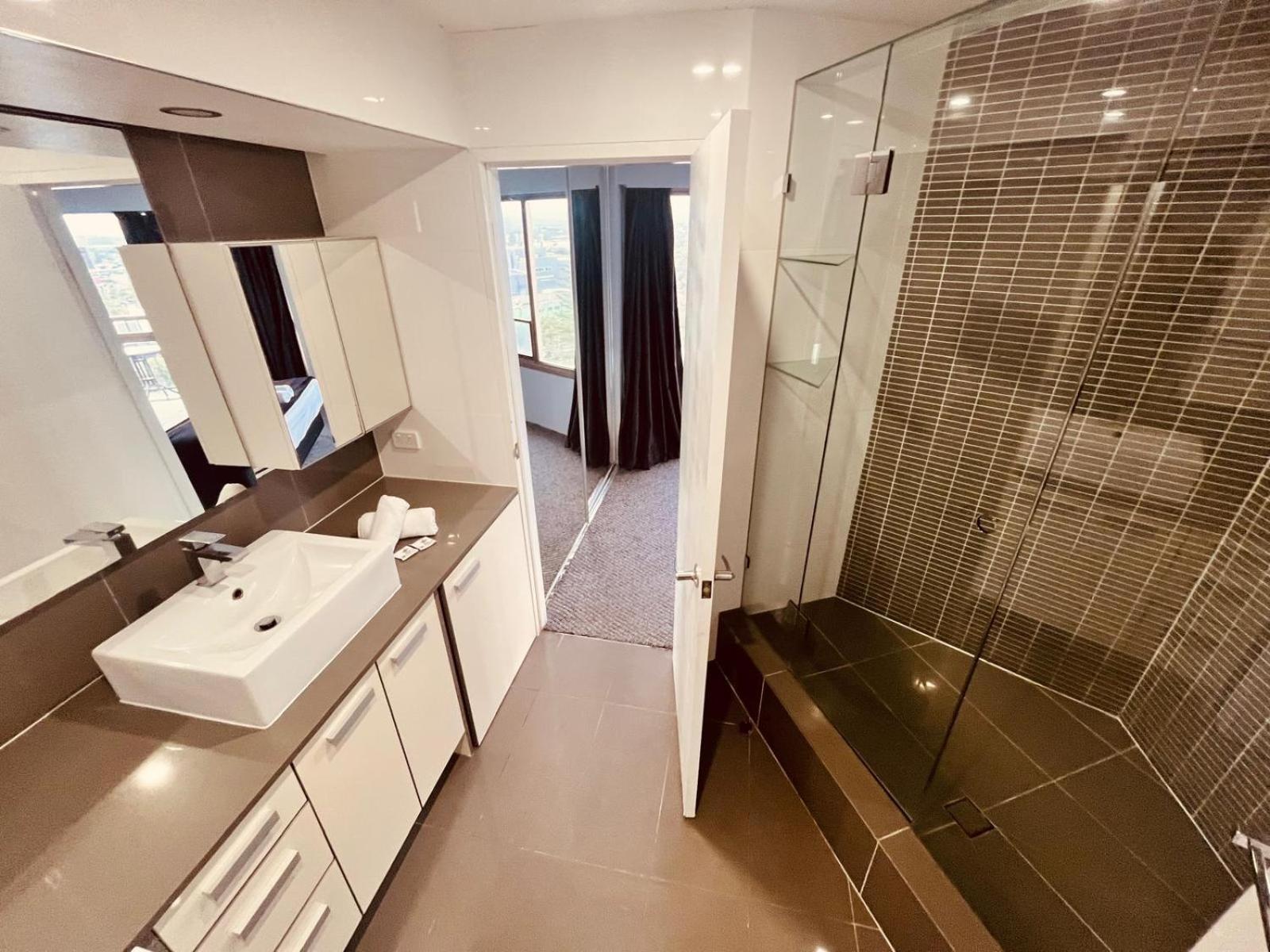 Erika'S Holiday Apartment โกลด์โคสต์ ภายนอก รูปภาพ
