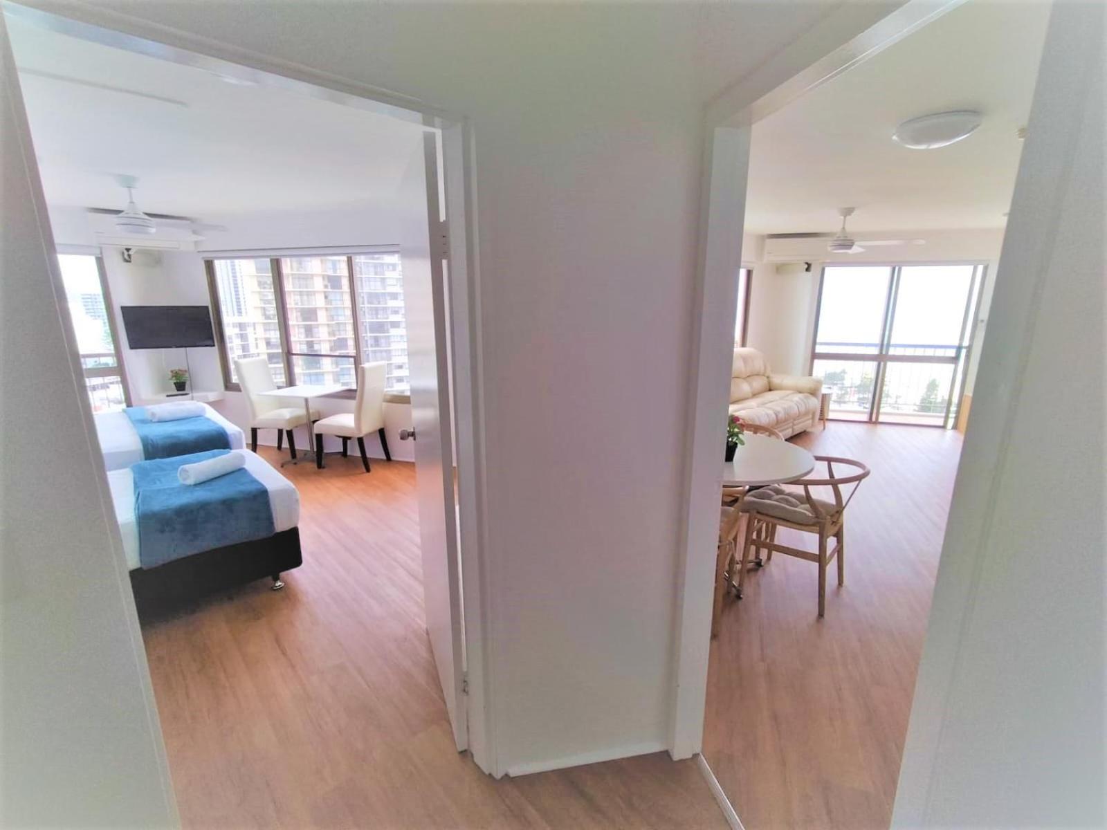 Erika'S Holiday Apartment โกลด์โคสต์ ภายนอก รูปภาพ