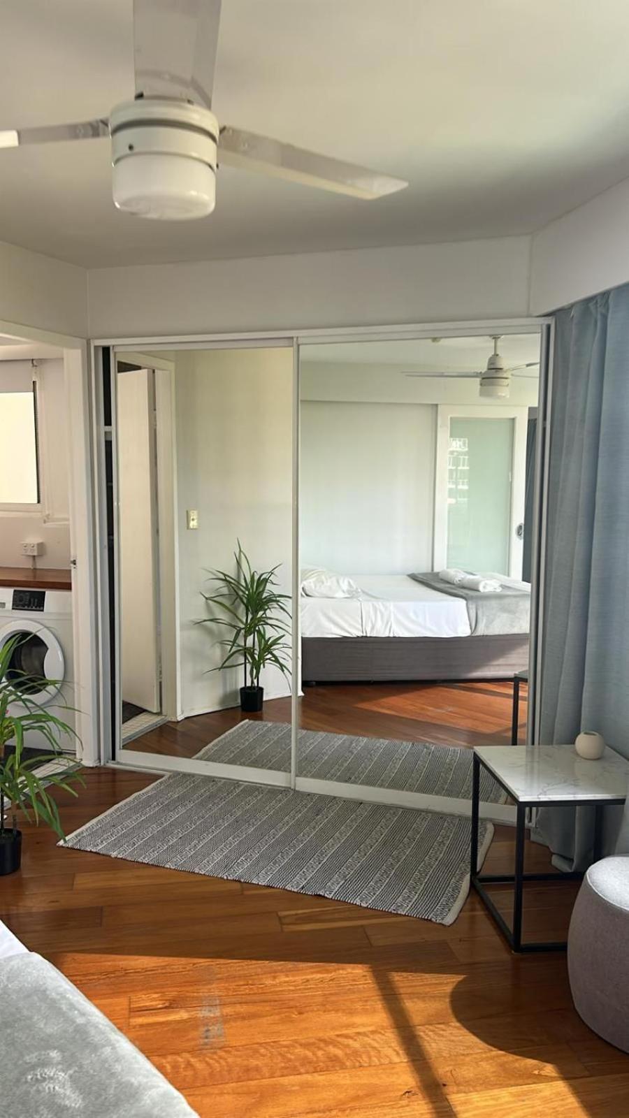 Erika'S Holiday Apartment โกลด์โคสต์ ภายนอก รูปภาพ