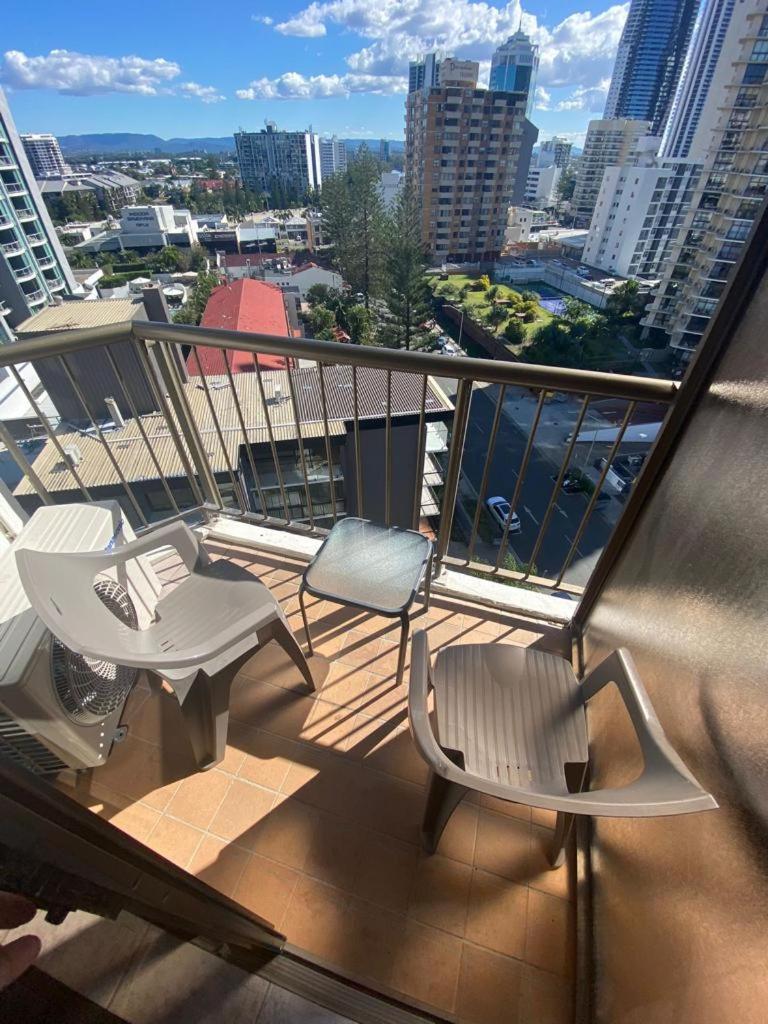 Erika'S Holiday Apartment โกลด์โคสต์ ภายนอก รูปภาพ