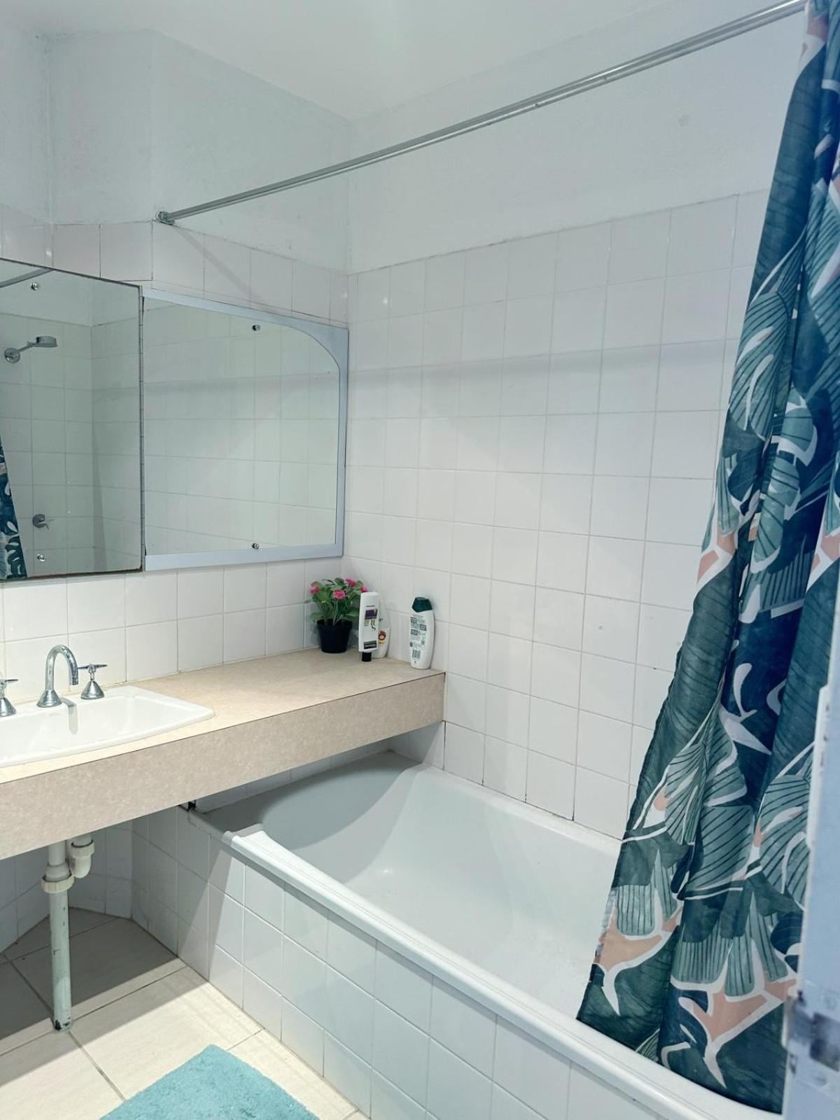 Erika'S Holiday Apartment โกลด์โคสต์ ภายนอก รูปภาพ